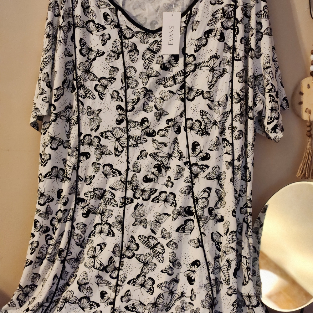 Elegant Black and White Butterfly Print Tee